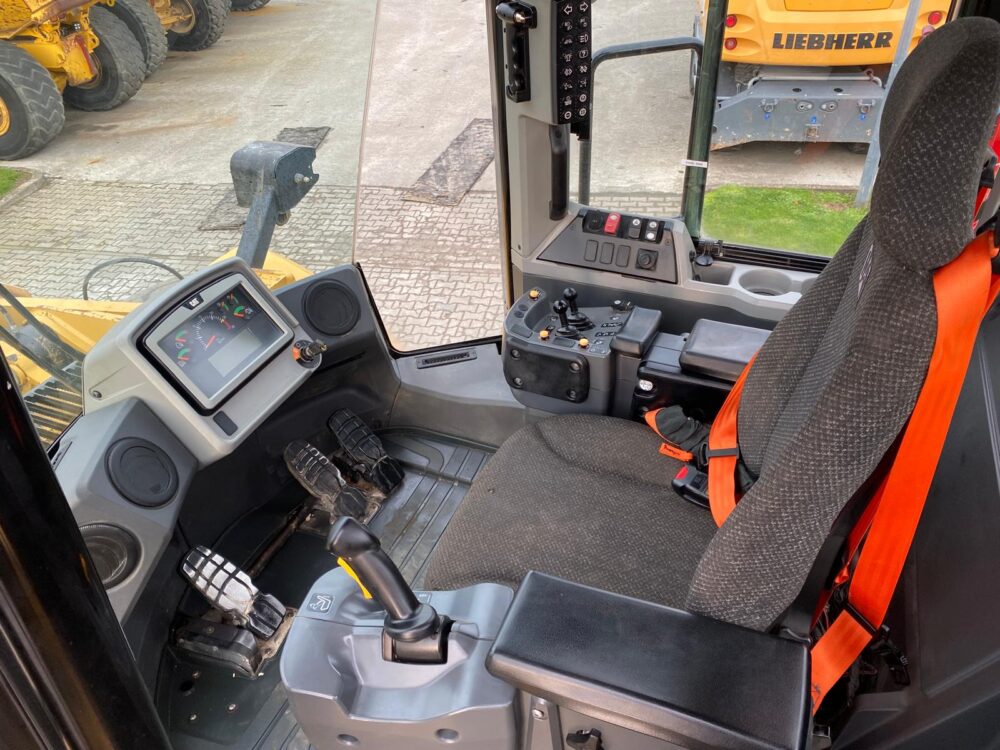 Caterpillar 980M Wheelloader Lamers Machinery (8)