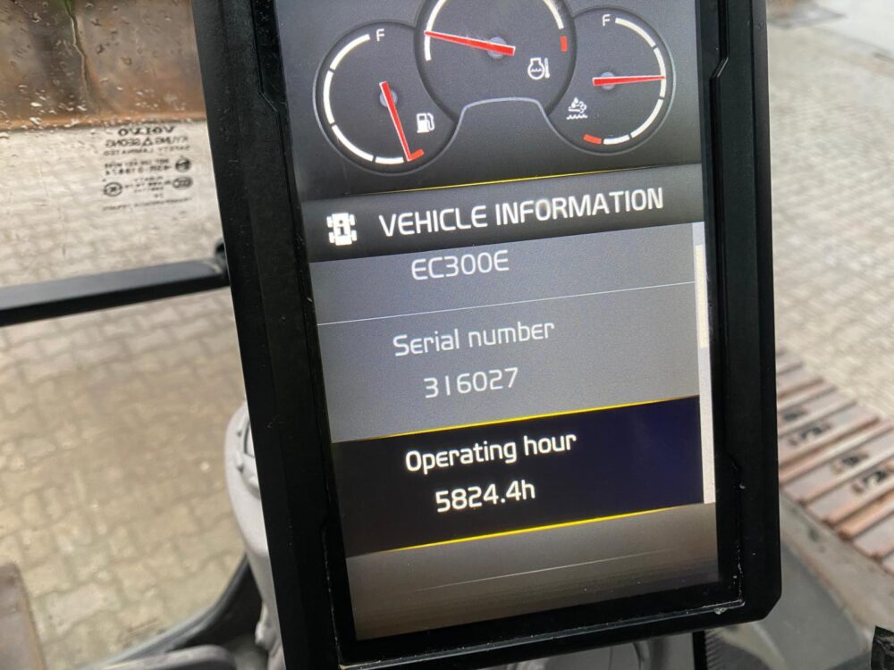 Volvo EC300 ELN Crawled Excavator Lamers Machinery (12)