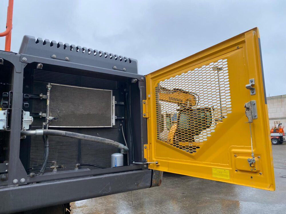 Volvo EC300 ELN Crawled Excavator Lamers Machinery (17)