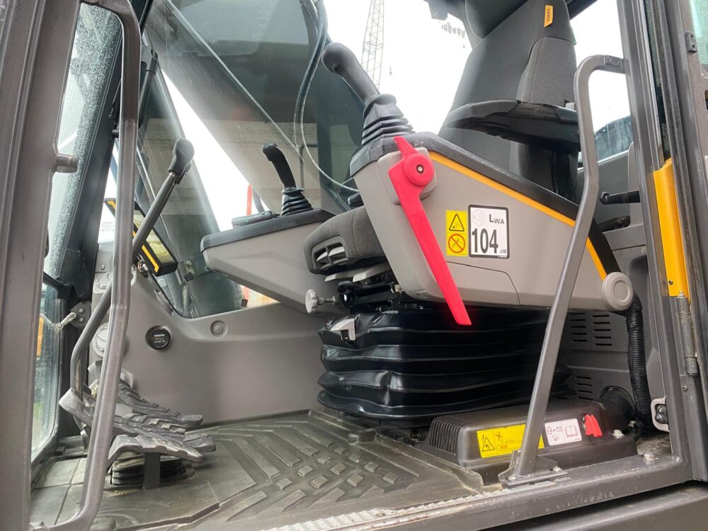 Volvo EC300 ELN Crawled Excavator Lamers Machinery (8)