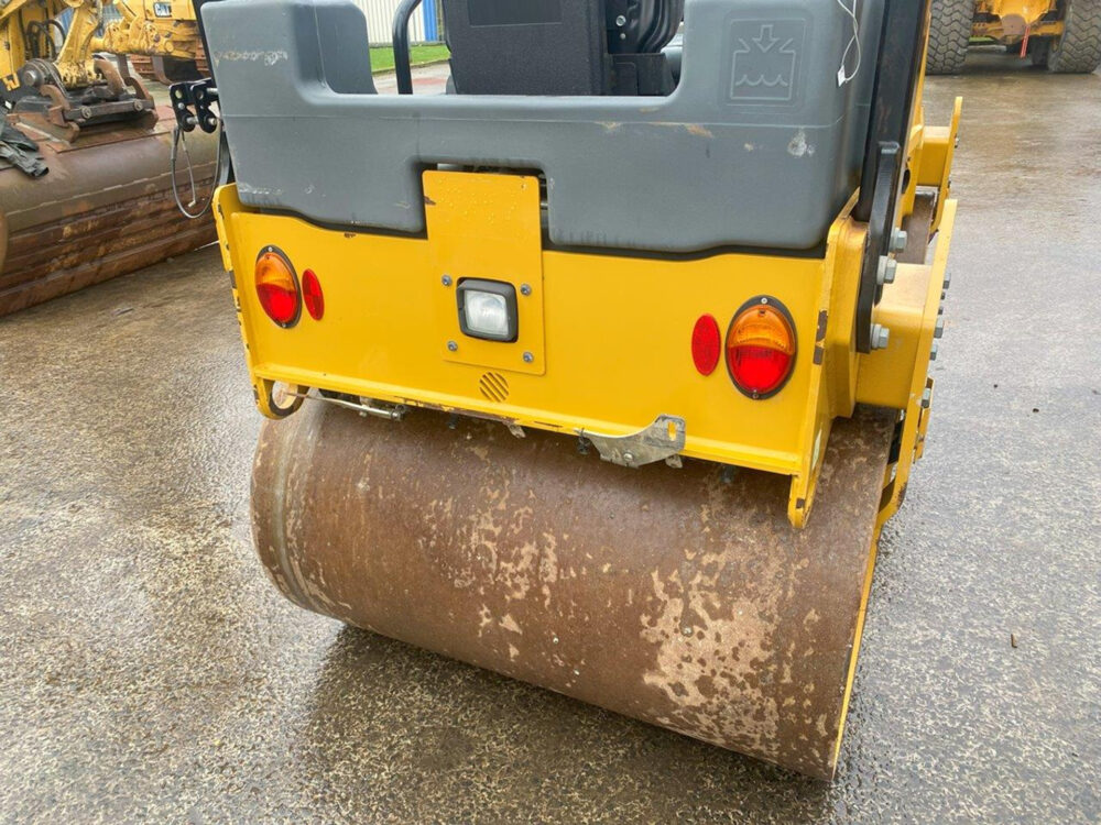 Caterpillar CB34B wals