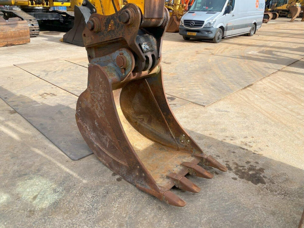 jcb-js160w-mobiele-graafmachine