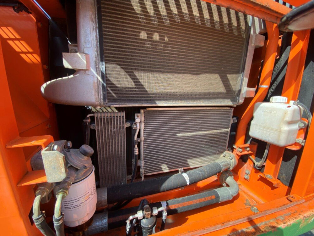 Doosan DX 255 LC rupsgraafmachine