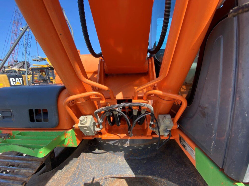 Doosan DX 255 LC rupsgraafmachine