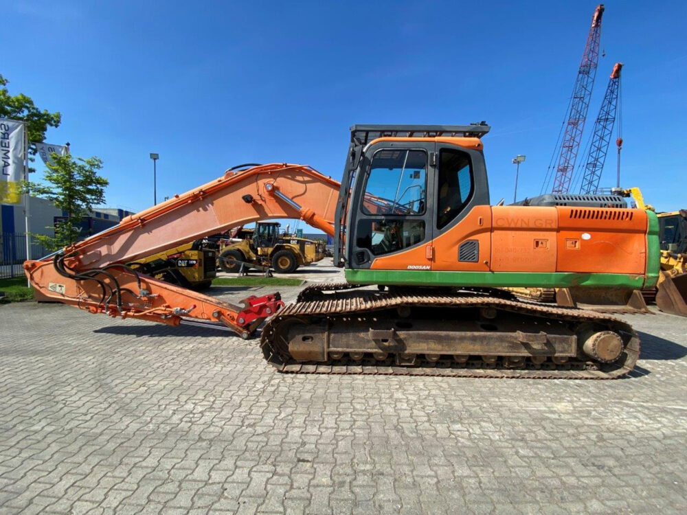 Doosan DX 255 LC rupsgraafmachine