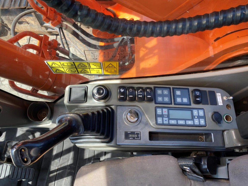 Doosan DX 255 LC rupsgraafmachine