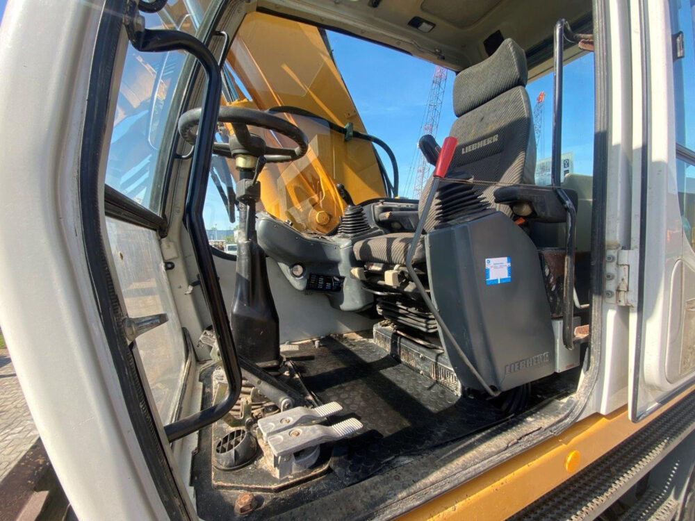 Liebherr A316 mobiele graafmachine
