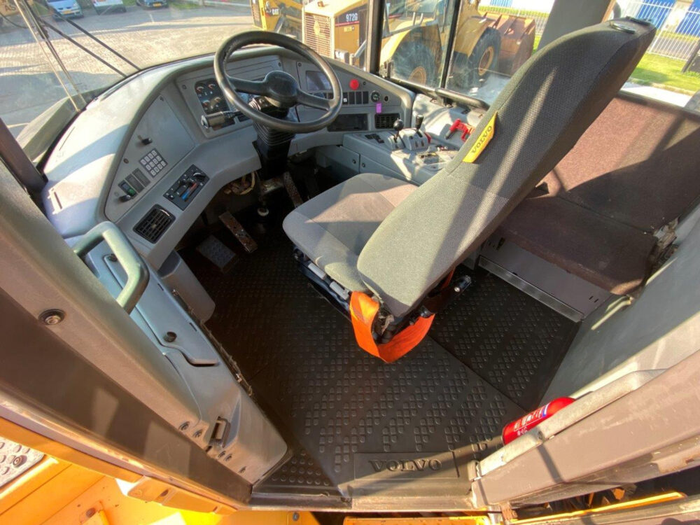 Volvo A40E 6×6 dumper