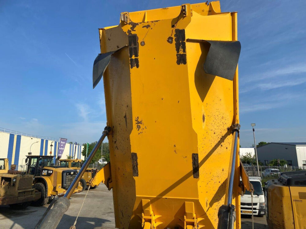 Volvo A40E 6×6 dumper