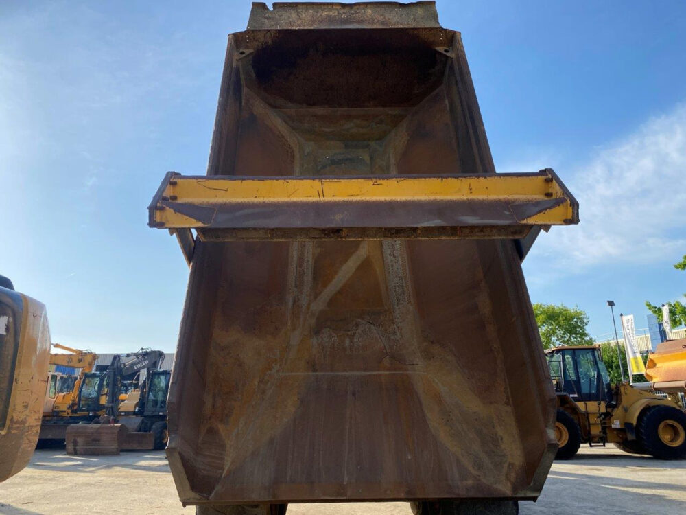 Volvo A40E 6×6 dumper