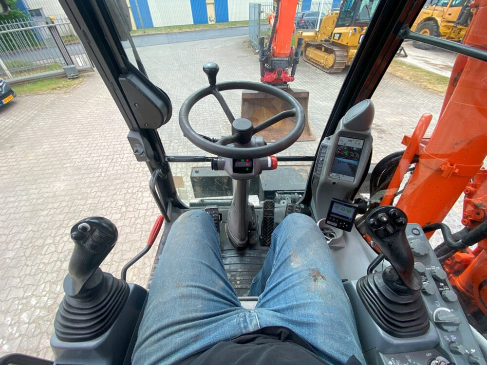 Hitachi ZX170W-6 mobiele graafmachine