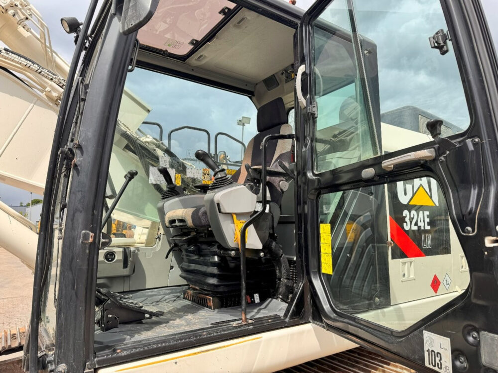 Caterpillar 324 E rupsgraafmachine