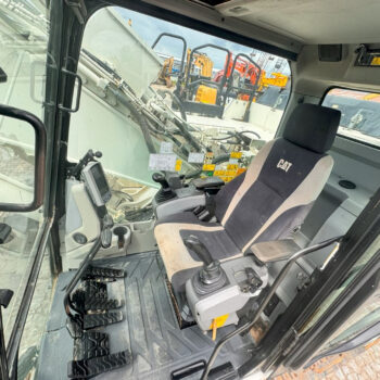 Caterpillar 324 E rupsgraafmachine