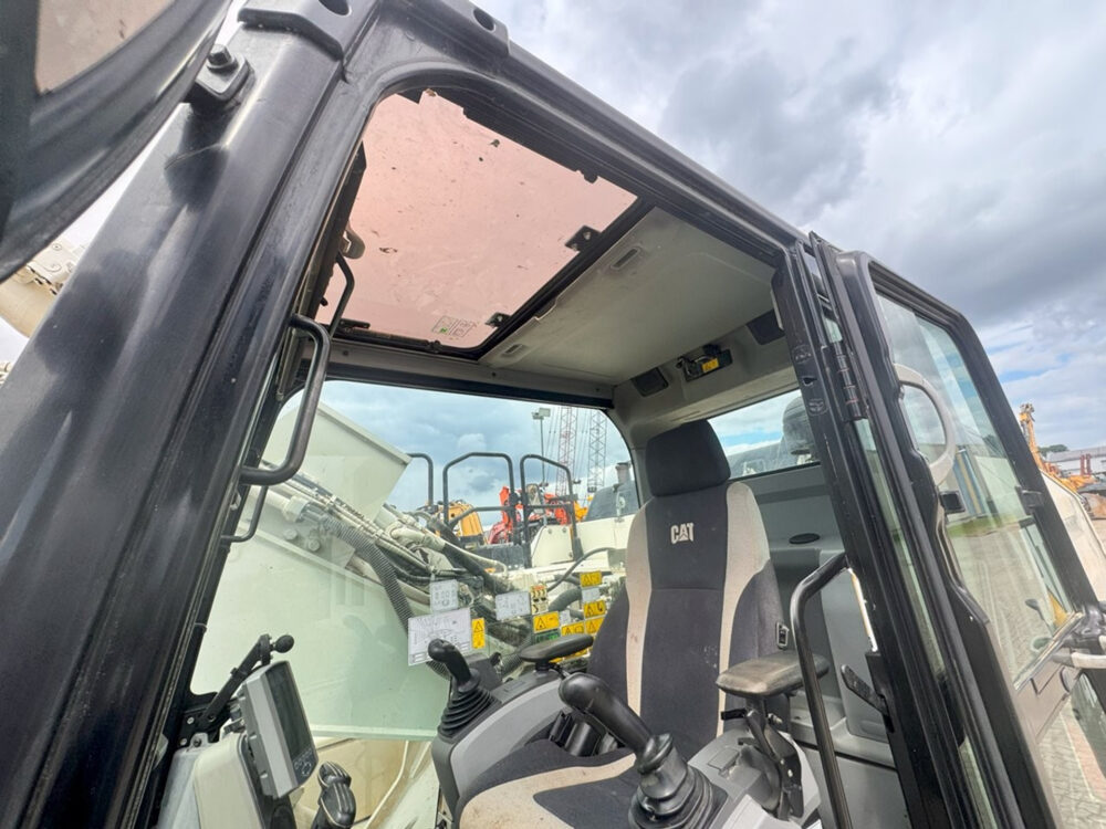 Caterpillar 324 E rupsgraafmachine