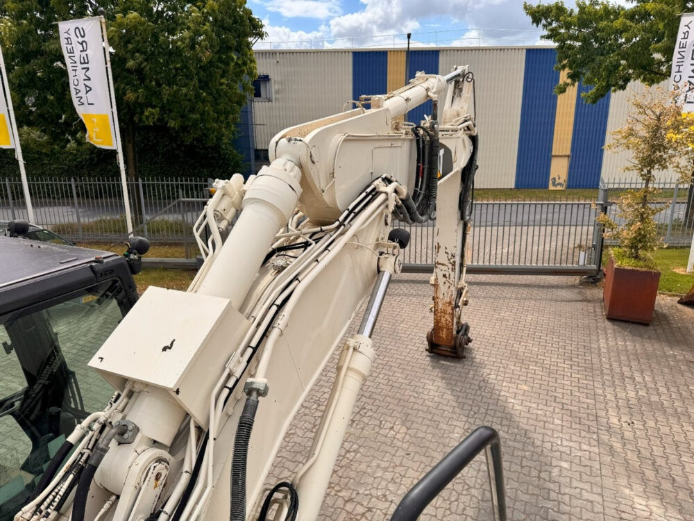 Caterpillar 324 E rupsgraafmachine