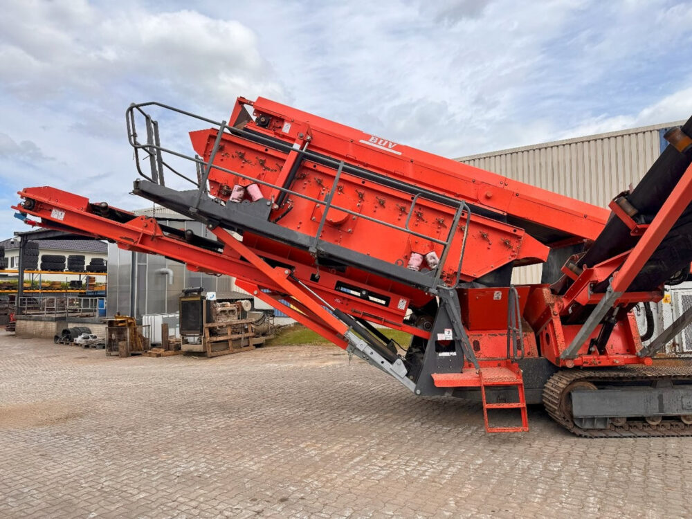 Sandvik QA331 rupsmobiele zeef