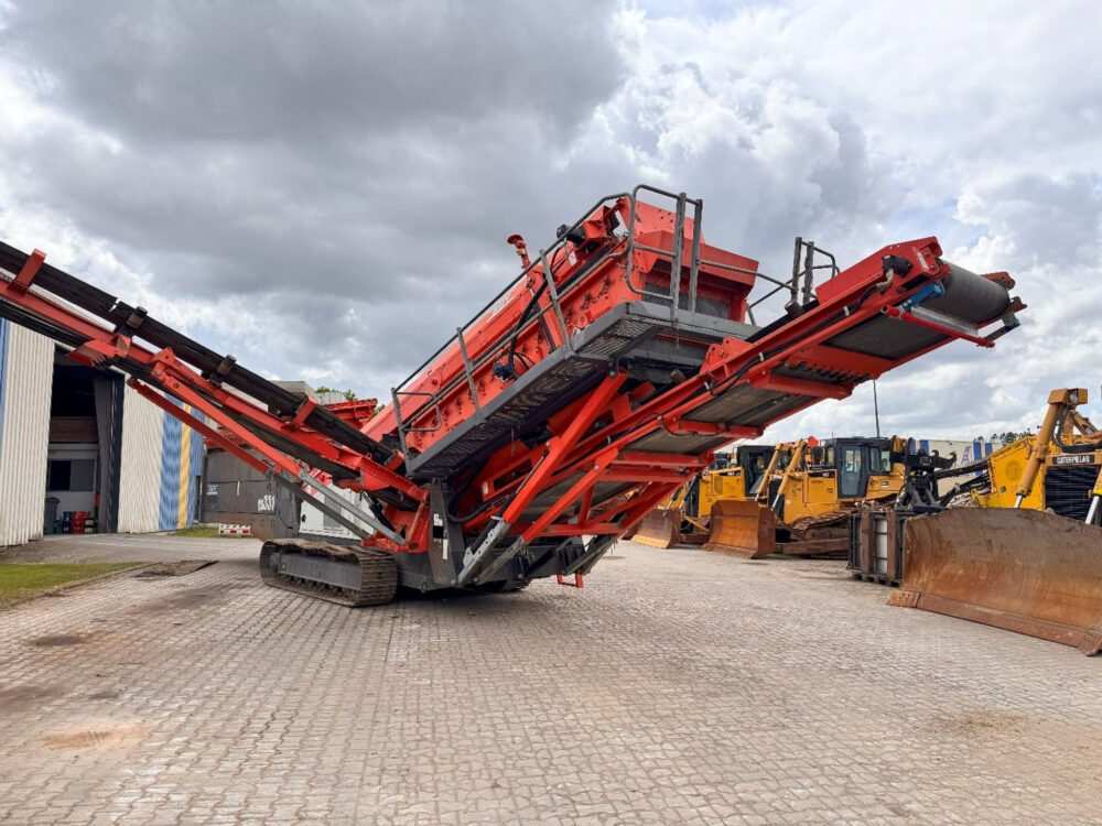Sandvik QA331 rupsmobiele zeef