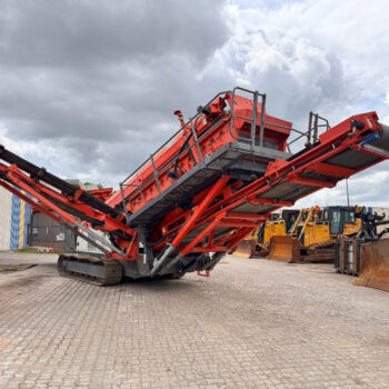 Sandvik QA331 rupsmobiele zeef