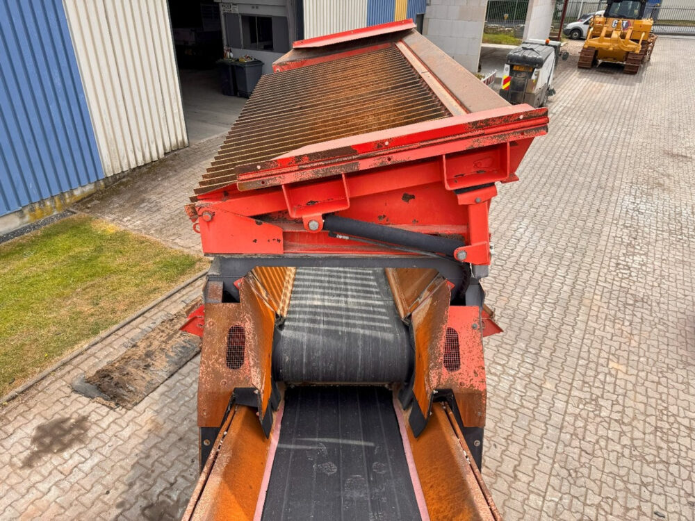 Sandvik QA331 rupsmobiele zeef