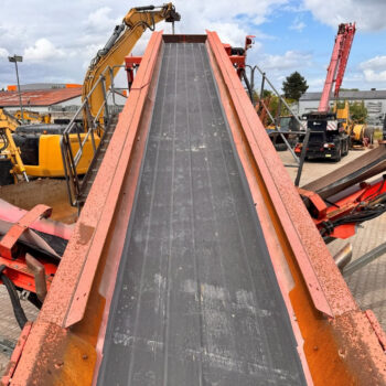 Sandvik QA331 rupsmobiele zeef