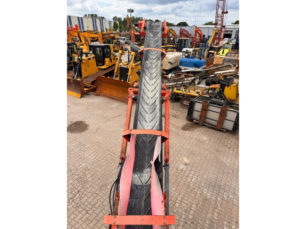 Sandvik QA331 rupsmobiele zeef