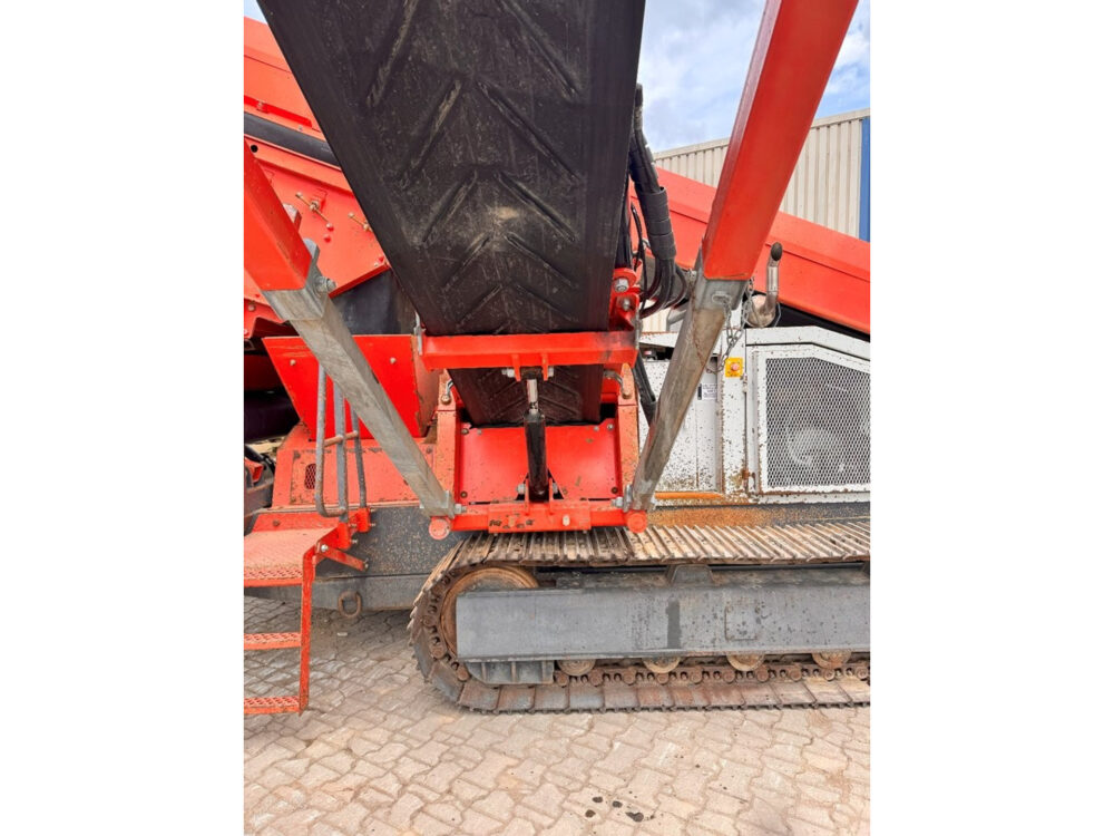 Sandvik QA331 rupsmobiele zeef