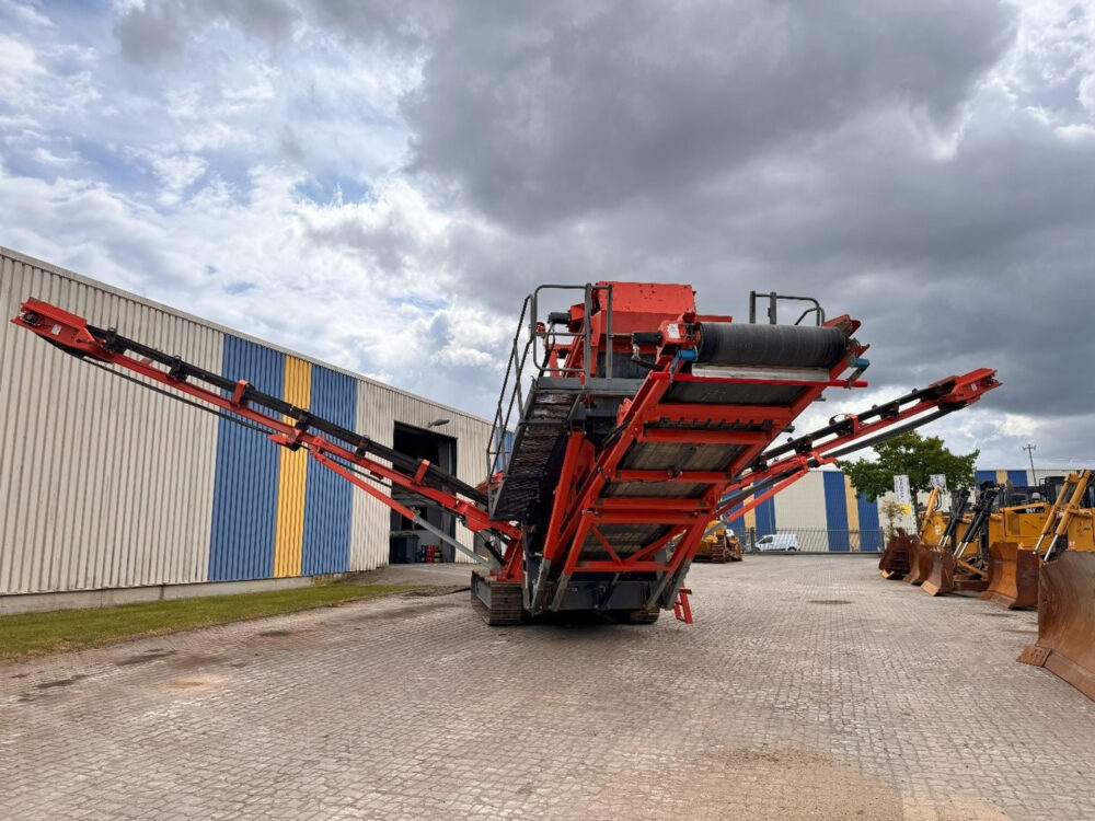 Sandvik QA331 rupsmobiele zeef