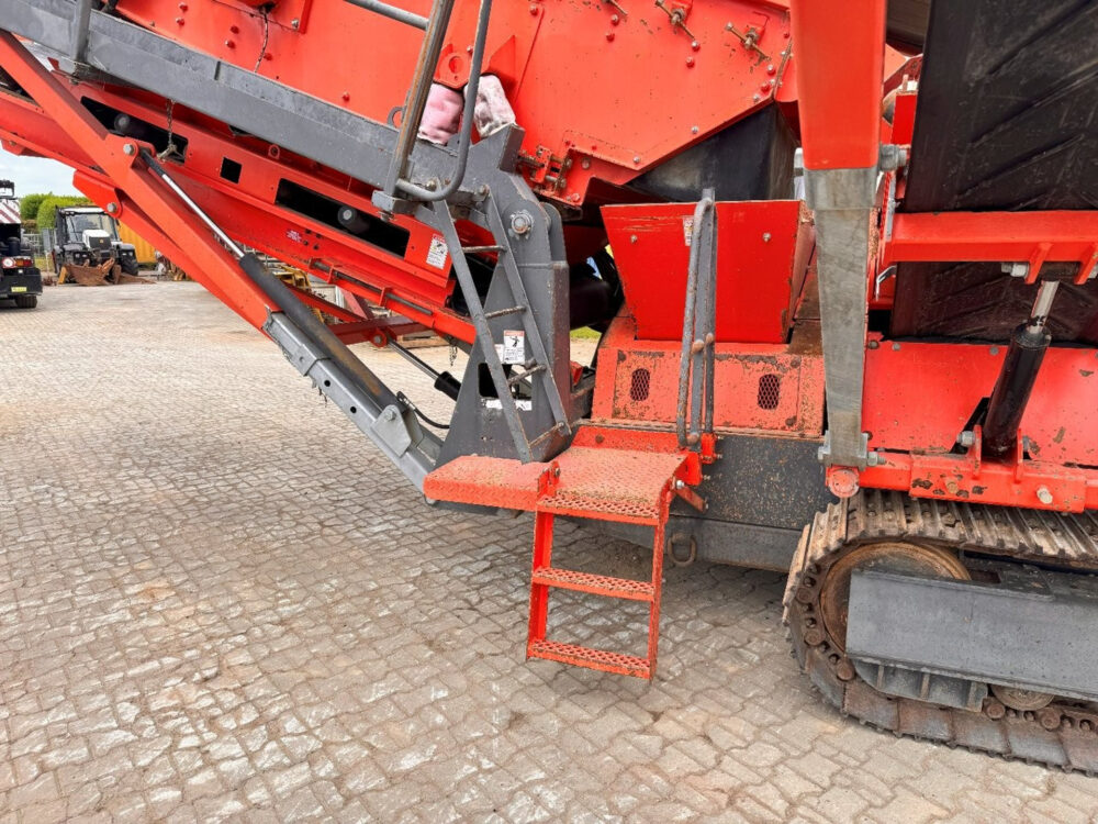 Sandvik QA331 rupsmobiele zeef