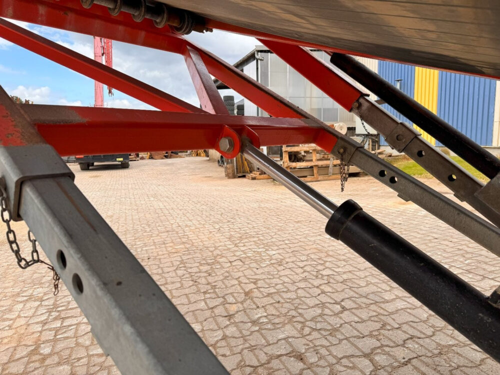 Sandvik QA331 rupsmobiele zeef