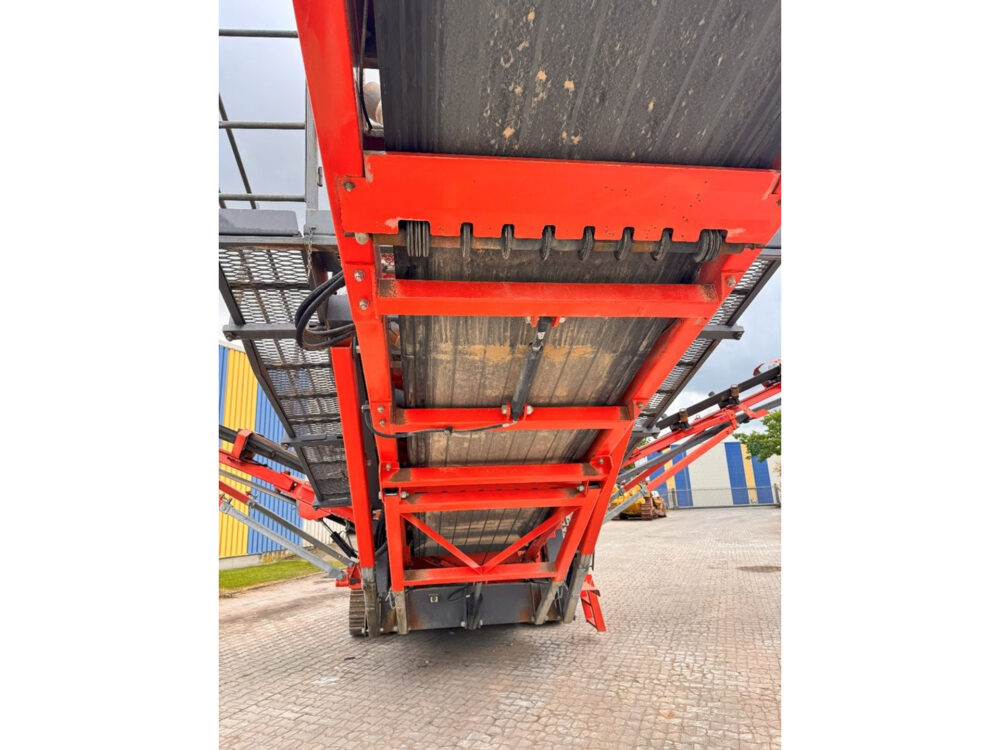 Sandvik QA331 rupsmobiele zeef