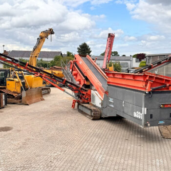 Sandvik QA331 rupsmobiele zeef
