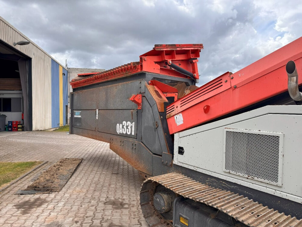 Sandvik QA331 rupsmobiele zeef