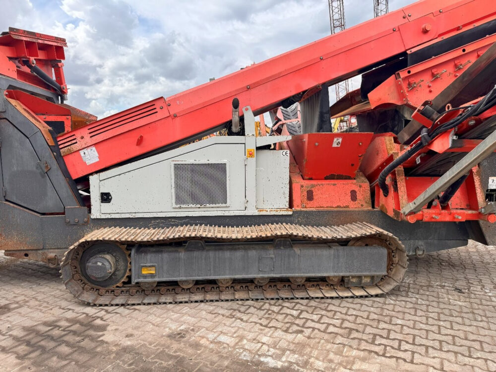 Sandvik QA331 rupsmobiele zeef