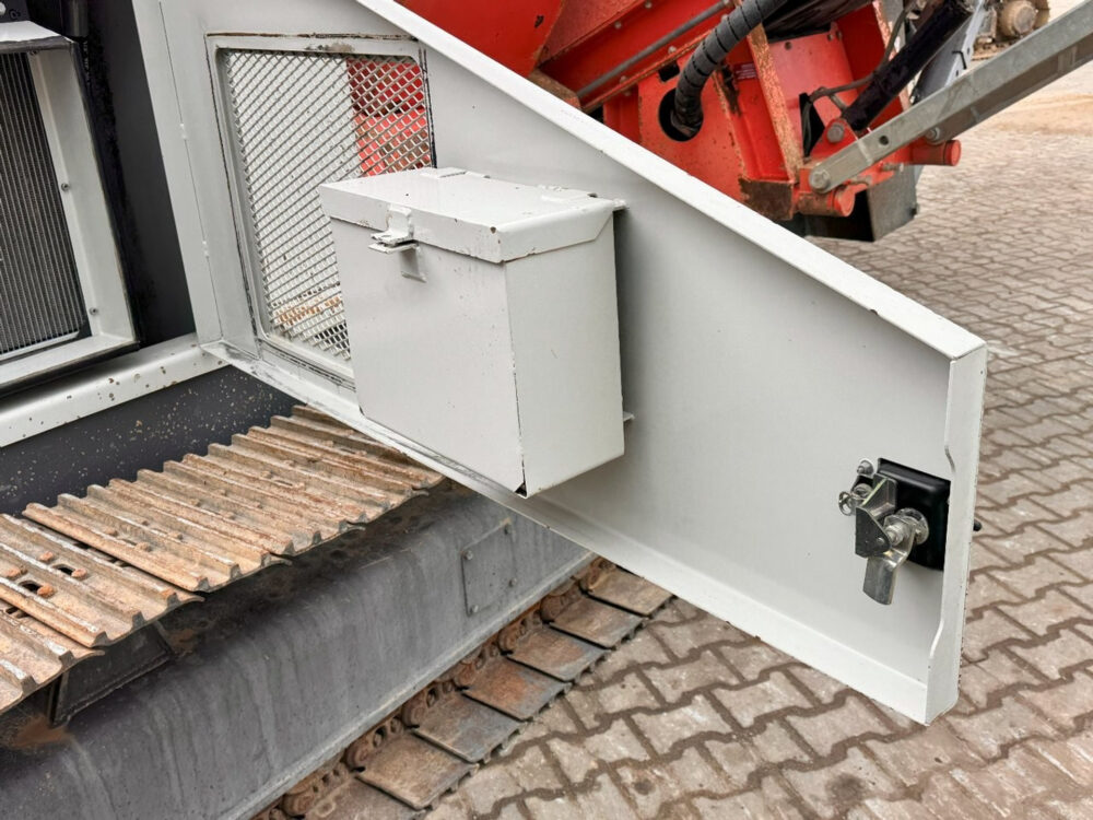 Sandvik QA331 rupsmobiele zeef