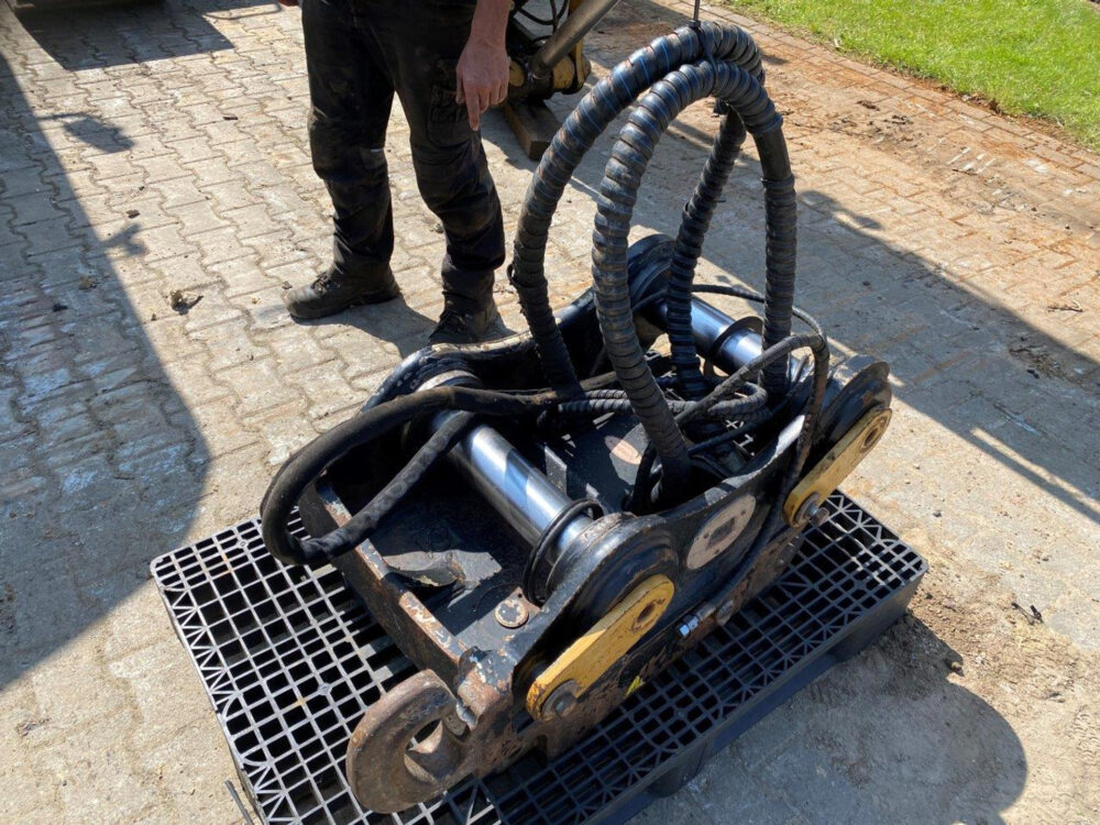 OilQuick OQ70 Quick-Coupler ex CAT329