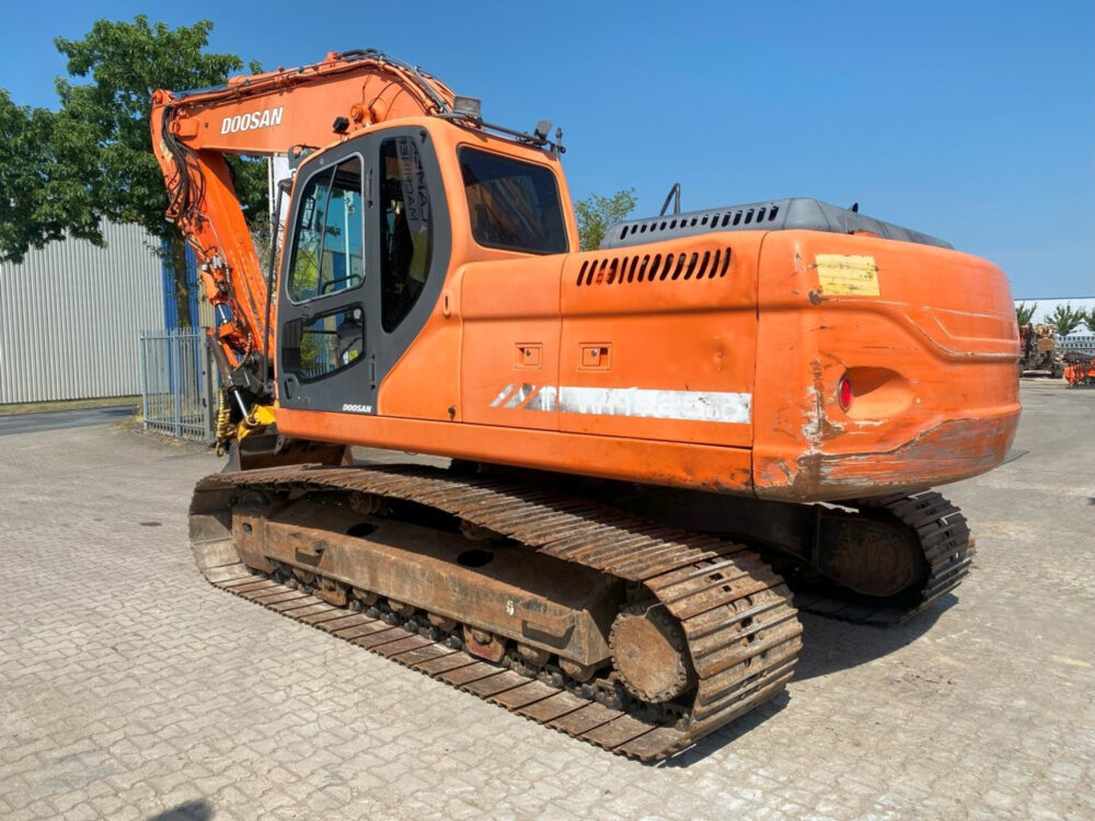 Doosan DX 225 LC-3 rupsgraafmachine