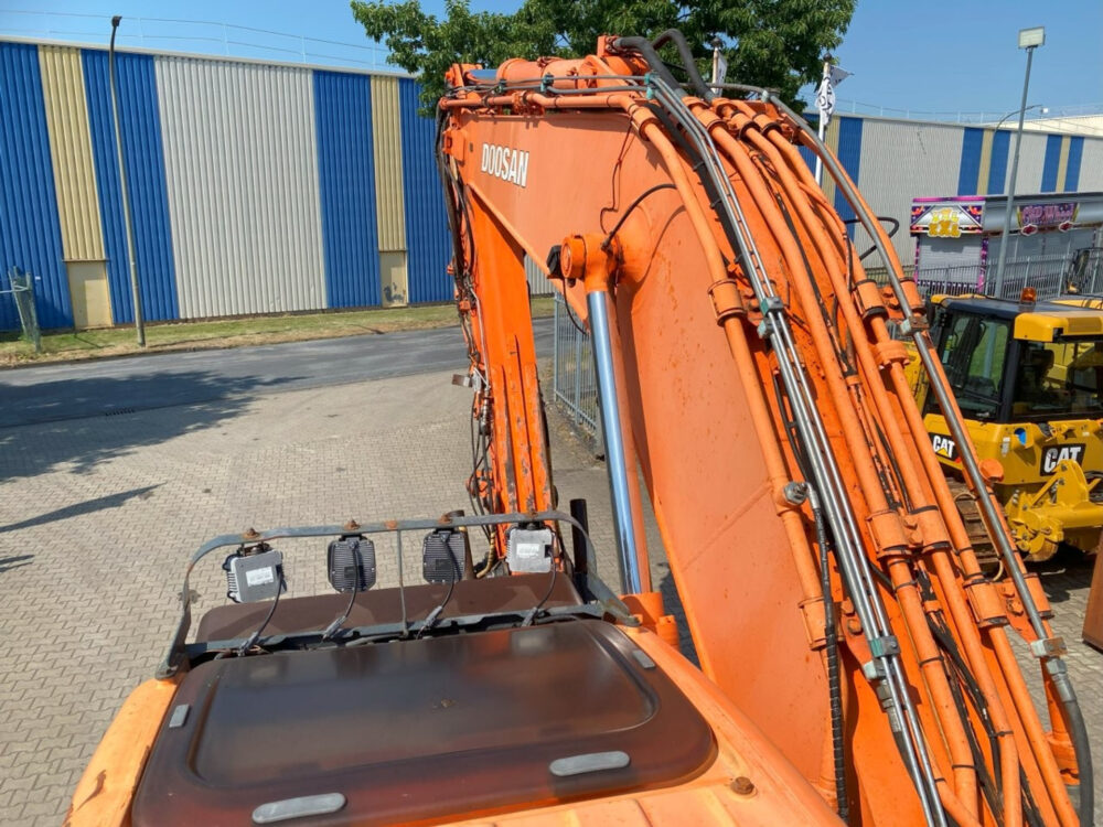Doosan DX 225 LC-3 rupsgraafmachine