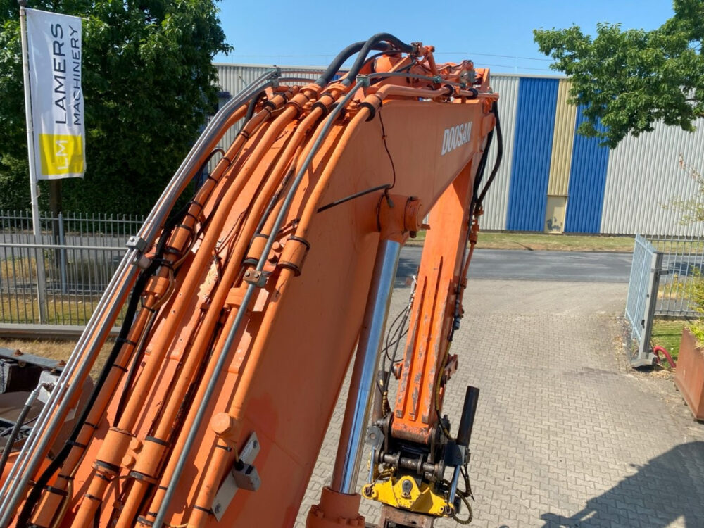 Doosan DX 225 LC-3 rupsgraafmachine