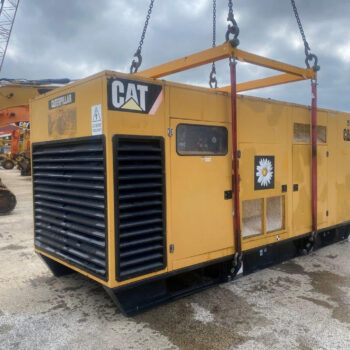 Caterpillar 900 kVA generator