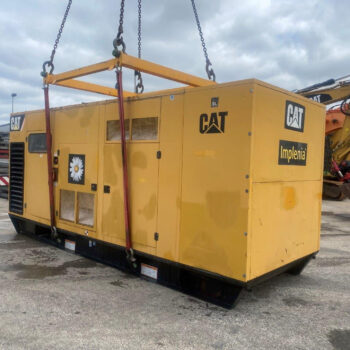 Caterpillar 900 kVA generator