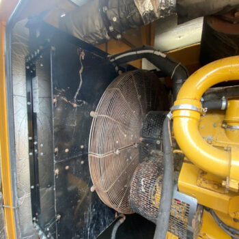Caterpillar 900 kVA generator