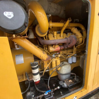 Caterpillar 900 kVA generator
