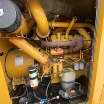 Caterpillar 900 kVA generator