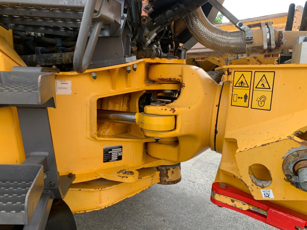 Volvo A35F 6×6 dumper