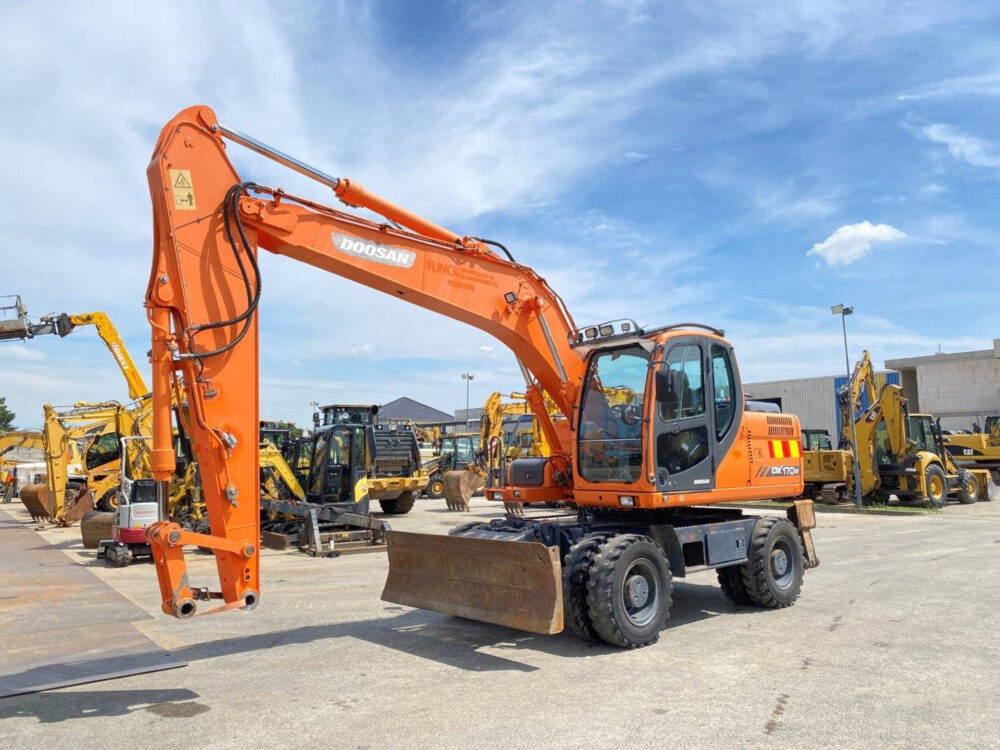 Doosan DX170W mobiele graafmachine
