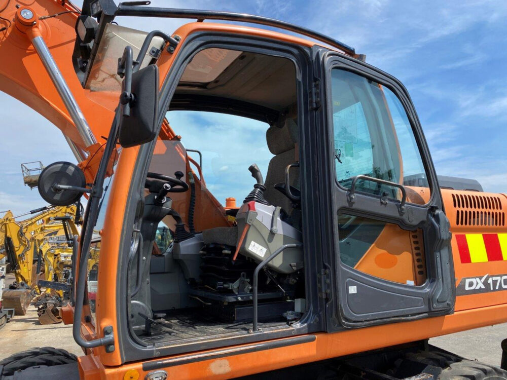 Doosan DX170W mobiele graafmachine