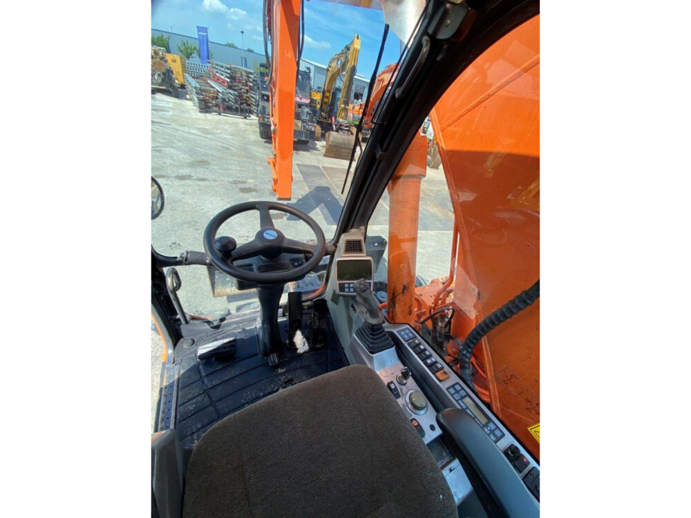 Doosan DX170W mobiele graafmachine