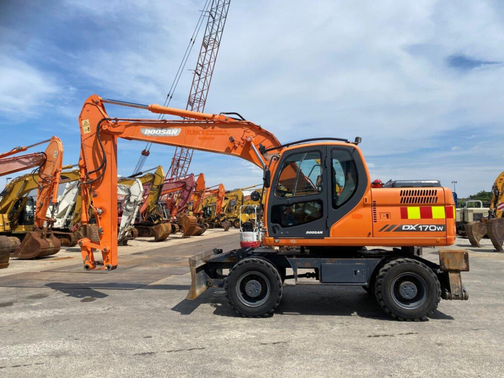 Doosan DX170W mobiele graafmachine
