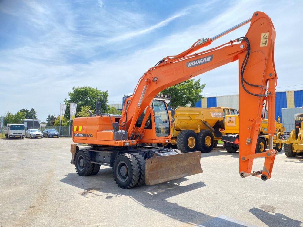 Doosan DX170W mobiele graafmachine