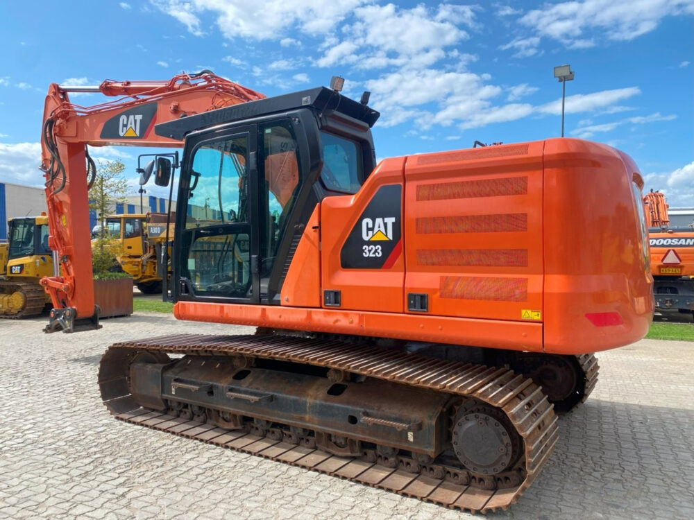 Caterpillar 323 07B rupsgraafmachine